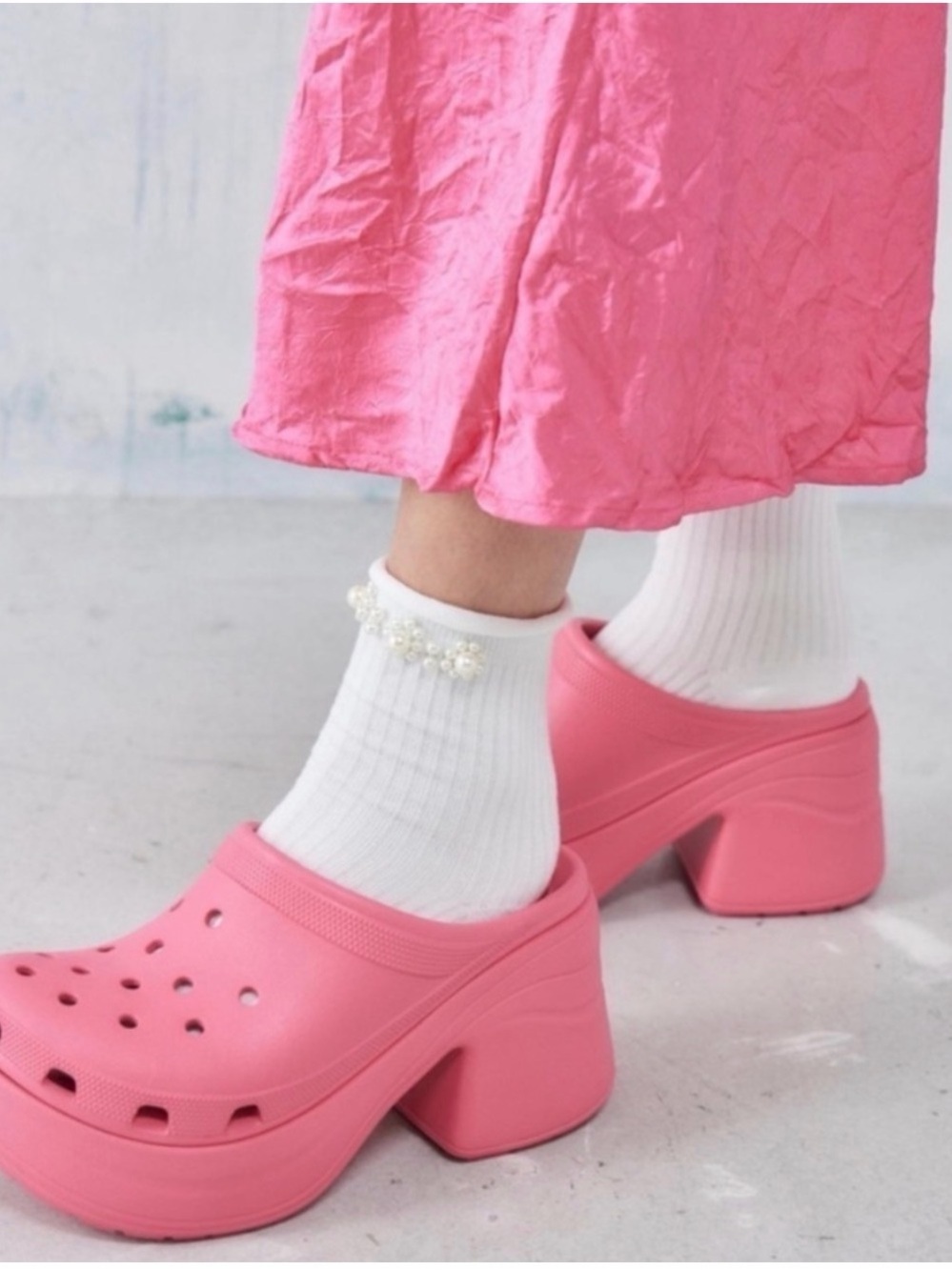 Crocs Chunky Super Platform Clog - Pink Women’s Size 12 - Men’s size 10